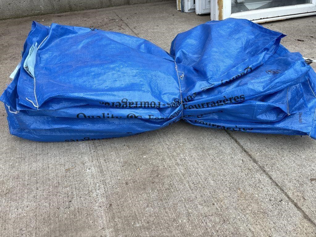 15 blue feed bags