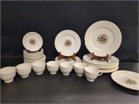 Conway Wedgewood Plate set - 9 dinner plates, 7