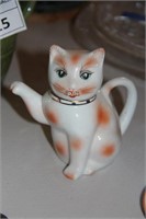 Ceramic cat cream pitcher