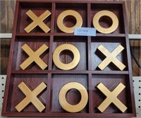 WOOD TIC-TAC-TOE GAMEBOARD W/PLAY PIECES