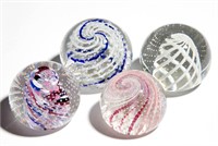 ASSORTED CONTROLLED BUBBLE PAPERWEIGHTS, LOT OF