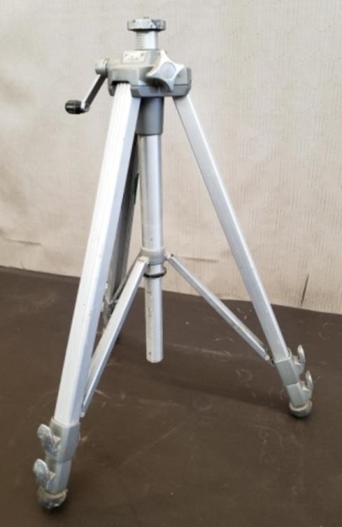 ProMaster 136-E Tripod