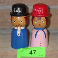 VINTAGE WOODEN SALT & PEPPER SHAKERS