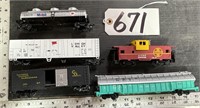 5 Bachmann Tanker, Box, Caboose Train Cars