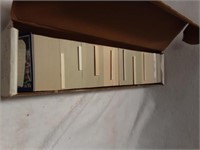 BOX OF BASEBALL CARDS MARKED 1990 DONRASS