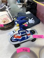 SONIC THE HEDGEHOG SKATEBOARD TOY