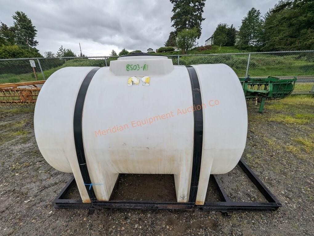 Plastic Water Tank - Approx 500 Gallon