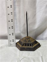 Victorian cast iron hooked spike spindle