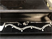 Vintage rhinestone necklace with screwback