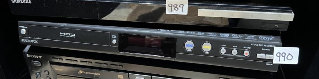 MAGNAVOX DVD PLAYER WITH REMOTE