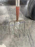 4-TINE PITCH FORK