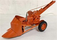 1/16 Custom Case Tractor with mounted 1 Row Picker