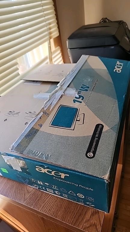 Acer 19 inch Monitor in box