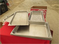 Six steamer pans 4" and 2'  /  4 lids