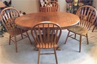 Oak  Pedestal Dining Table with 4 chairs