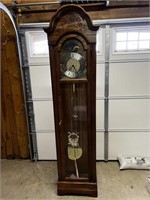 Grandfather Clock & Chimes 83x18x12”