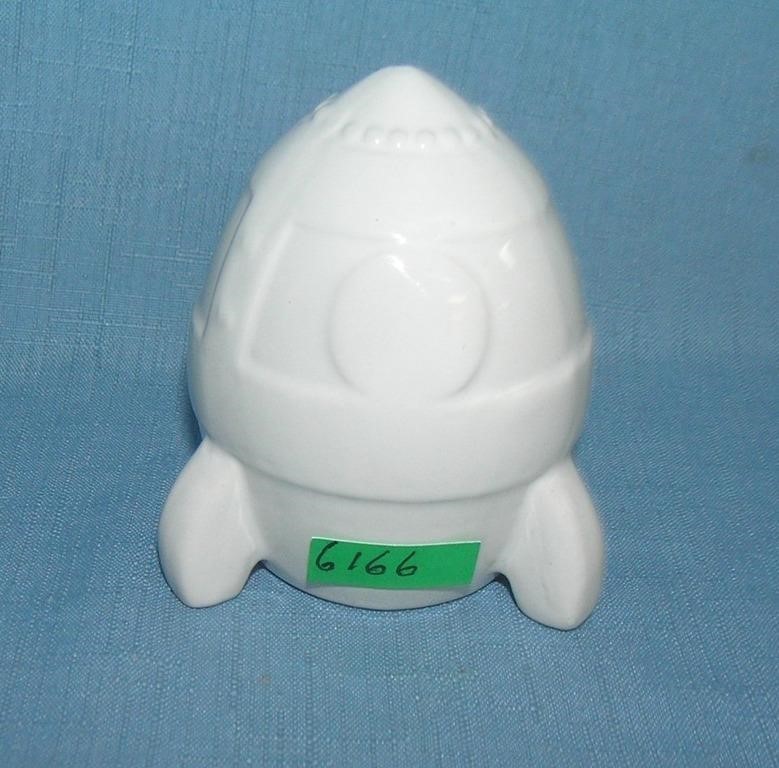 Classic Porcelain Space Ship white glaze