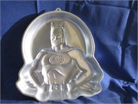 babtman cake pan.