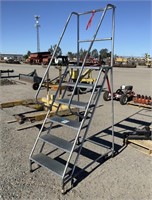 Custom 5' Portable Step Ladder