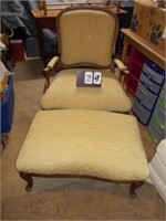 Arm Chair w/ foot stool