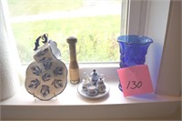 Tea set, cup and saucer, pestle, vase