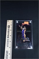 Kobe Bryant 2000 Fleer Mystique Card #30