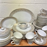 Harmony House Fine China Dinnerware