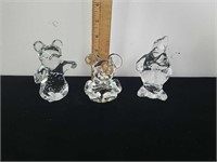 Glass bears and a glass clown
