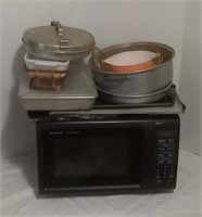 Sharp Carousel Microwave, Silver Pot