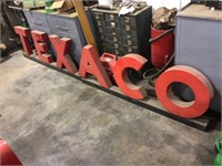Texaco letter sign