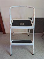 Metal Folding 2 Step Stool