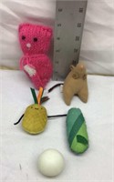 F12) FIVE KITTY TOYS