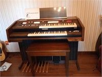 Great Baldwin Encore Model 130 organ with bench &