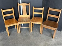 4 wood children’s chairs