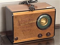 Vintage Emerson Wood Cabinet Table Radio