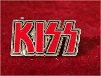 KISS Pin