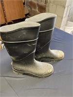 Rubber boots, size 11