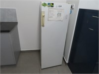 Westinghouse Single Door Refrigerator - 240V