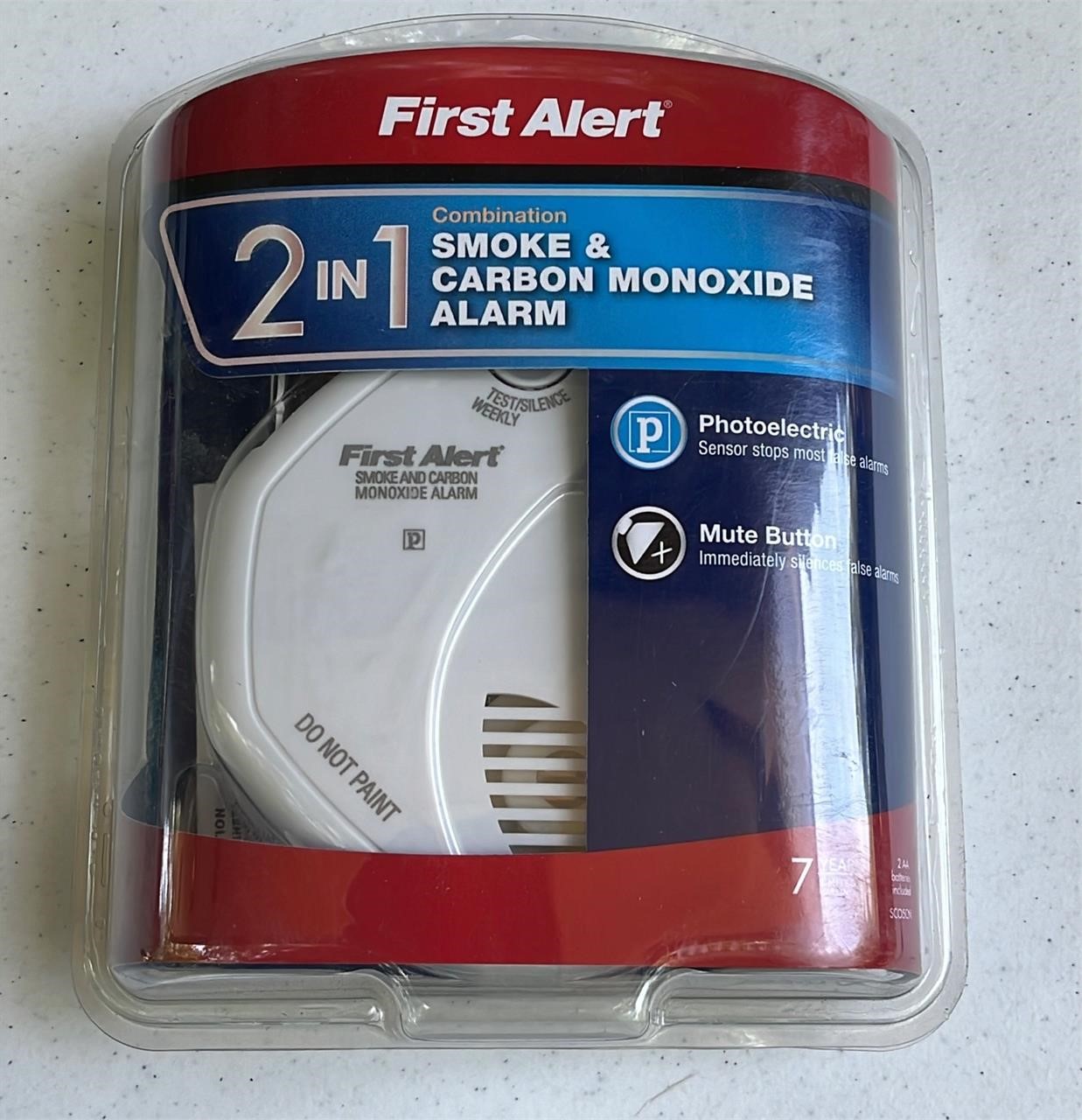 First Alert 2 in 1 Smoke/Carbon Monoxide Alarm