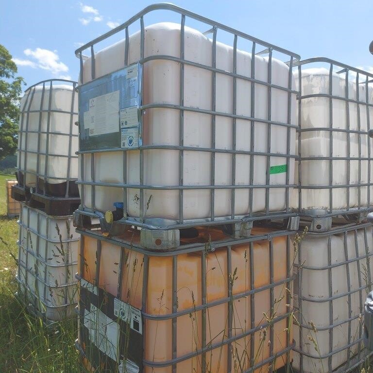 2 IBC TANKS - TOTES