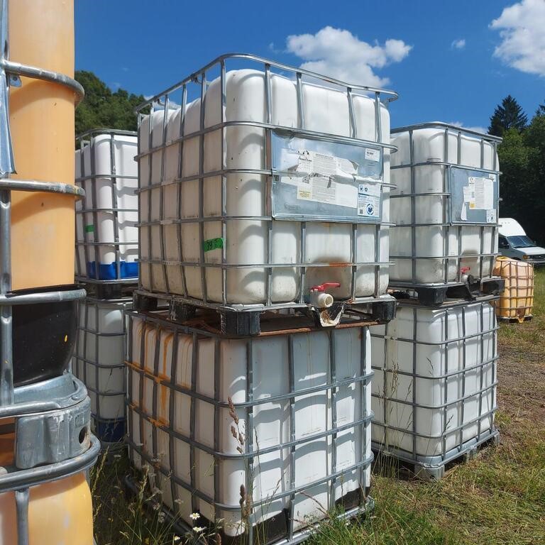 2 IBC TANKS - TOTES