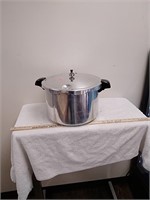 Large presto pressure cooker