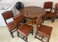 Round Wood Dining w/4 Chairs