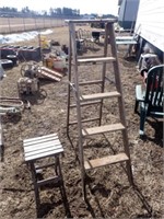 5ft Wooden Step Ladder & Wooden Side Table