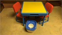Child’s table & 2 chairs / potty seat