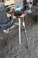 Rigid Pipe Vise w/ Stand