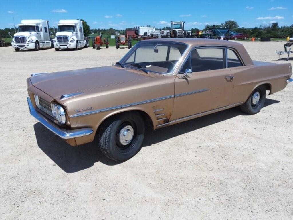 1963 Pontiac Lemans, 2dr. 7,082 mile showing on