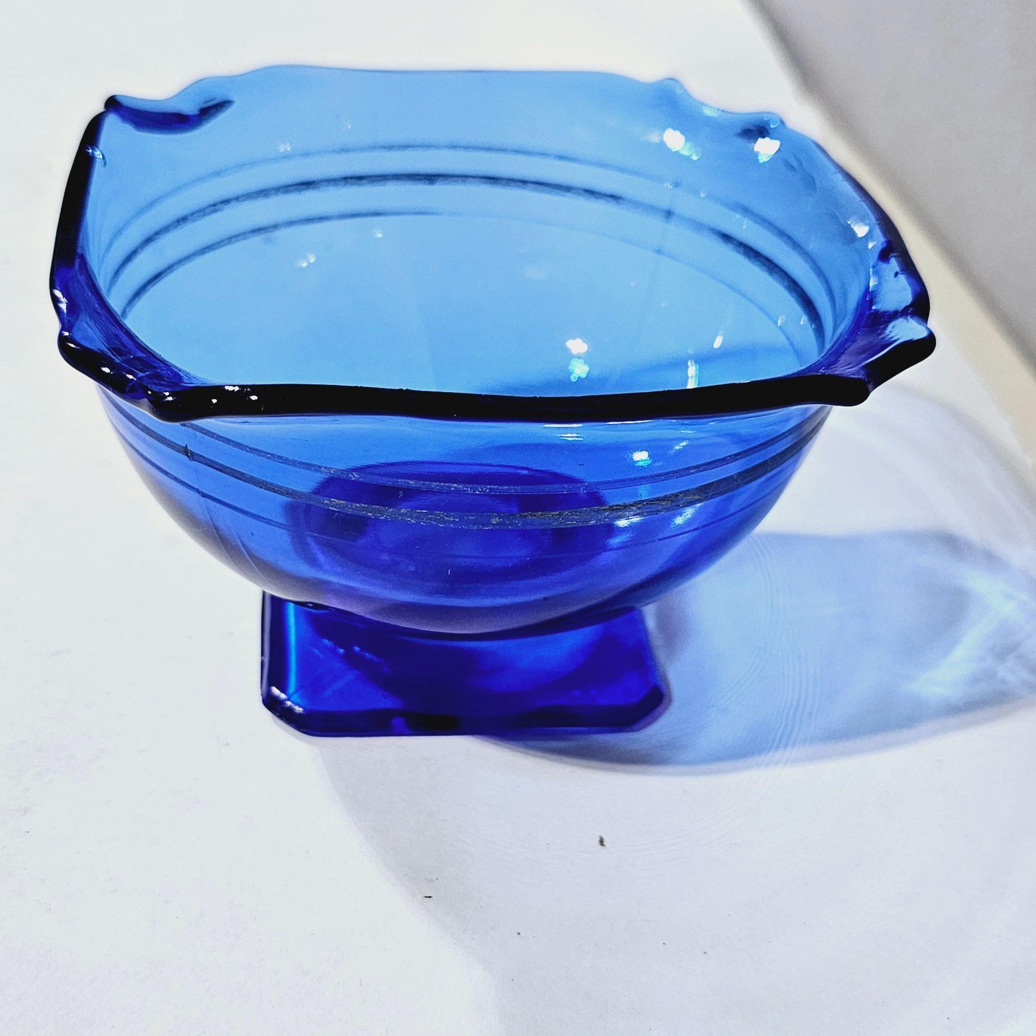 High-End Glass Online Auction