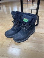 Mountain Warehouse men’s boots-size 9