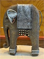 Standing Elephant with 1 tusk detached